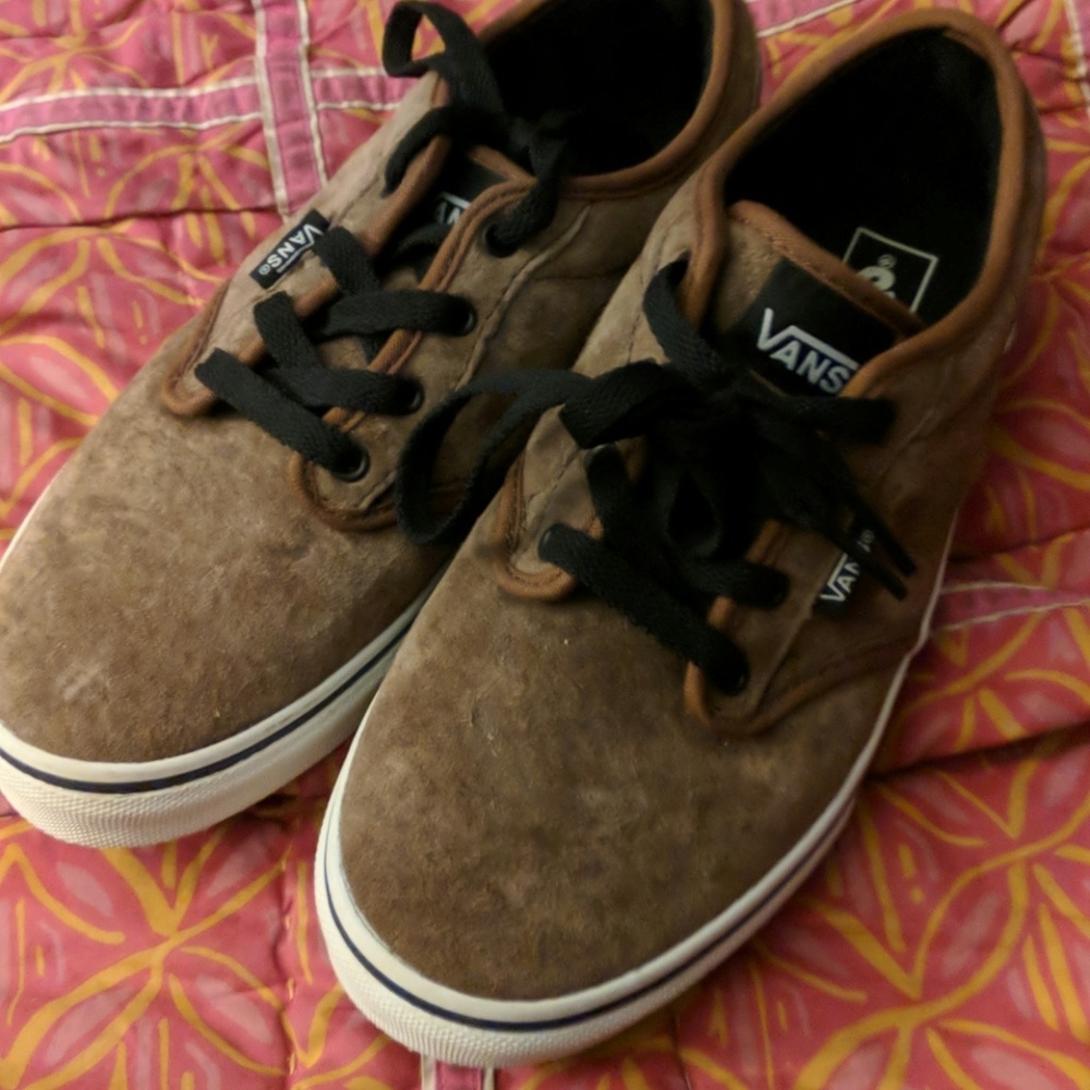 EUC boys vans